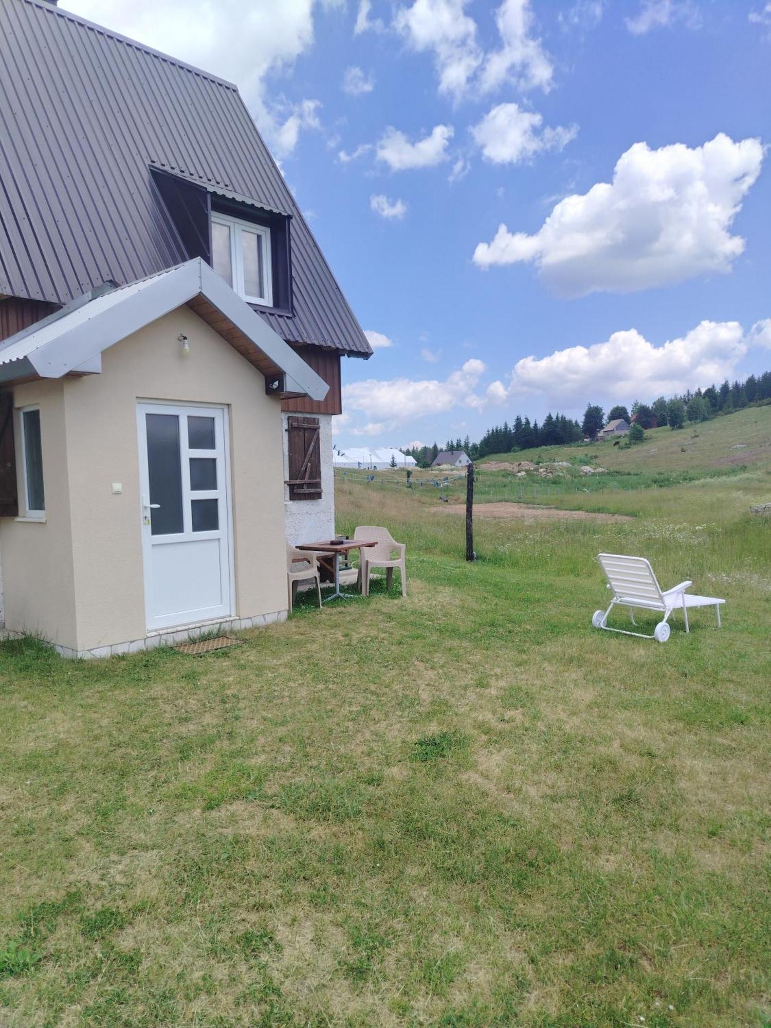 Aco Apartment *